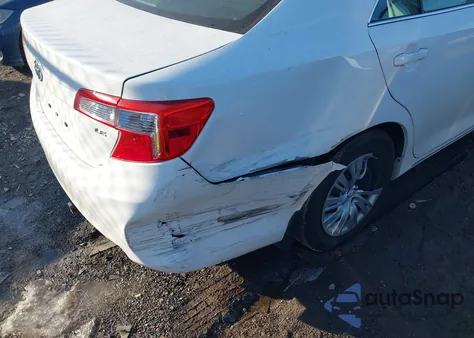 2014 Toyota Camry Le z USA, uszkodzony, nr VIN 4T4BF1FK4ER348407